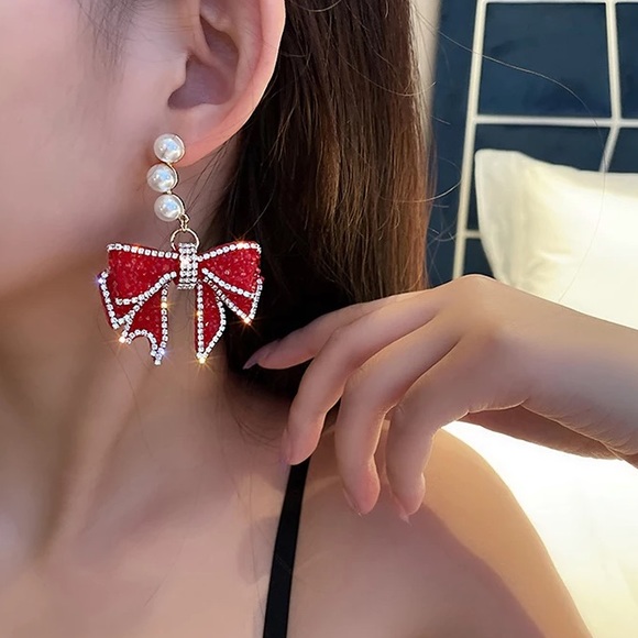 🌟 New! Gorgeous Red Rhinestone Crystals Bow Earrings - Picture 4 of 5